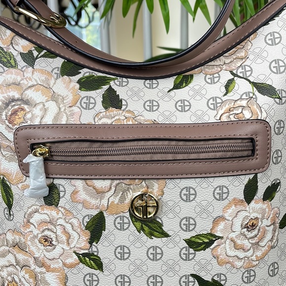 GIANI BERNINI ~ Floral Signature Shoulder Bag ~ Taupe / Gold ~ NWT! - Picture 2 of 11